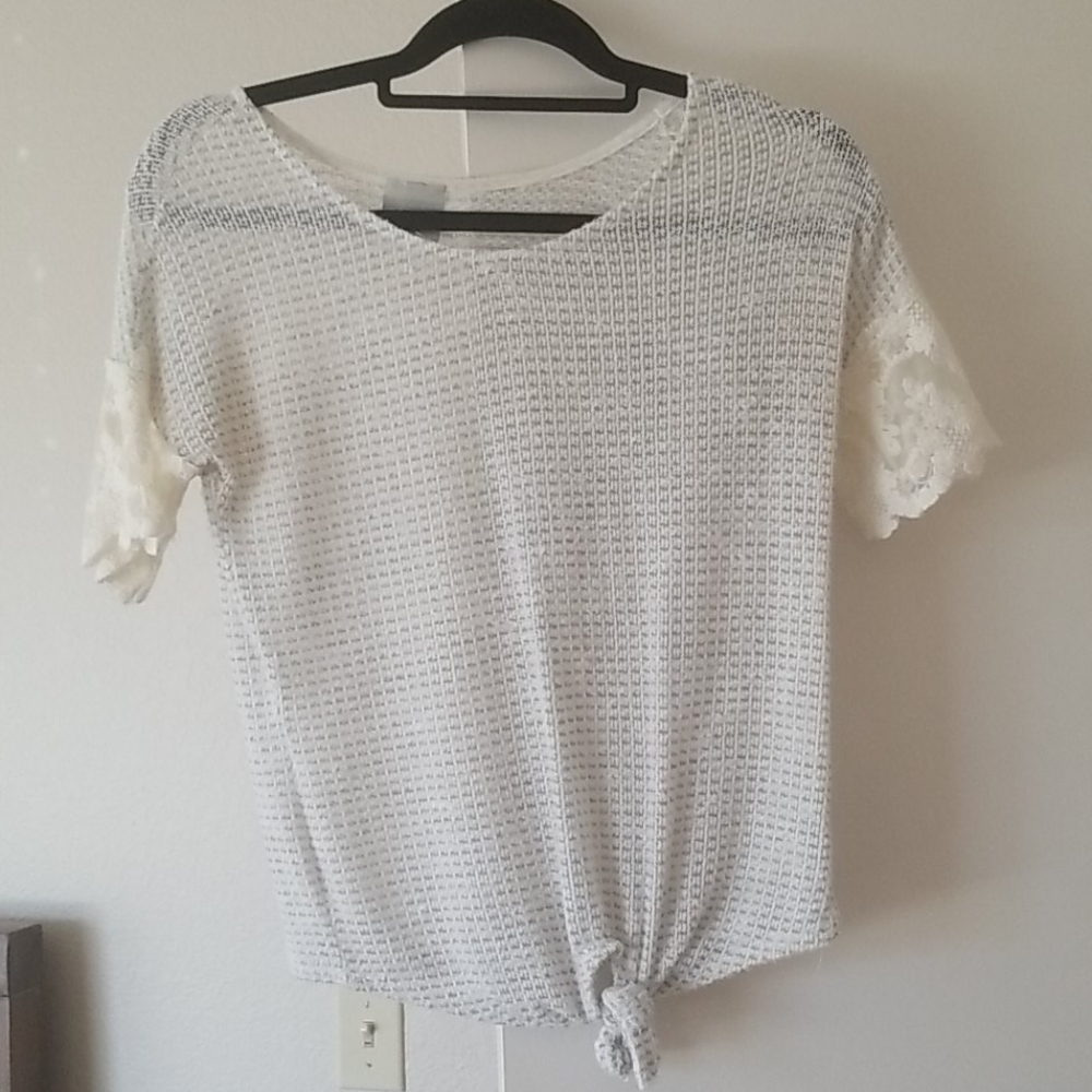 White short sleeve top
